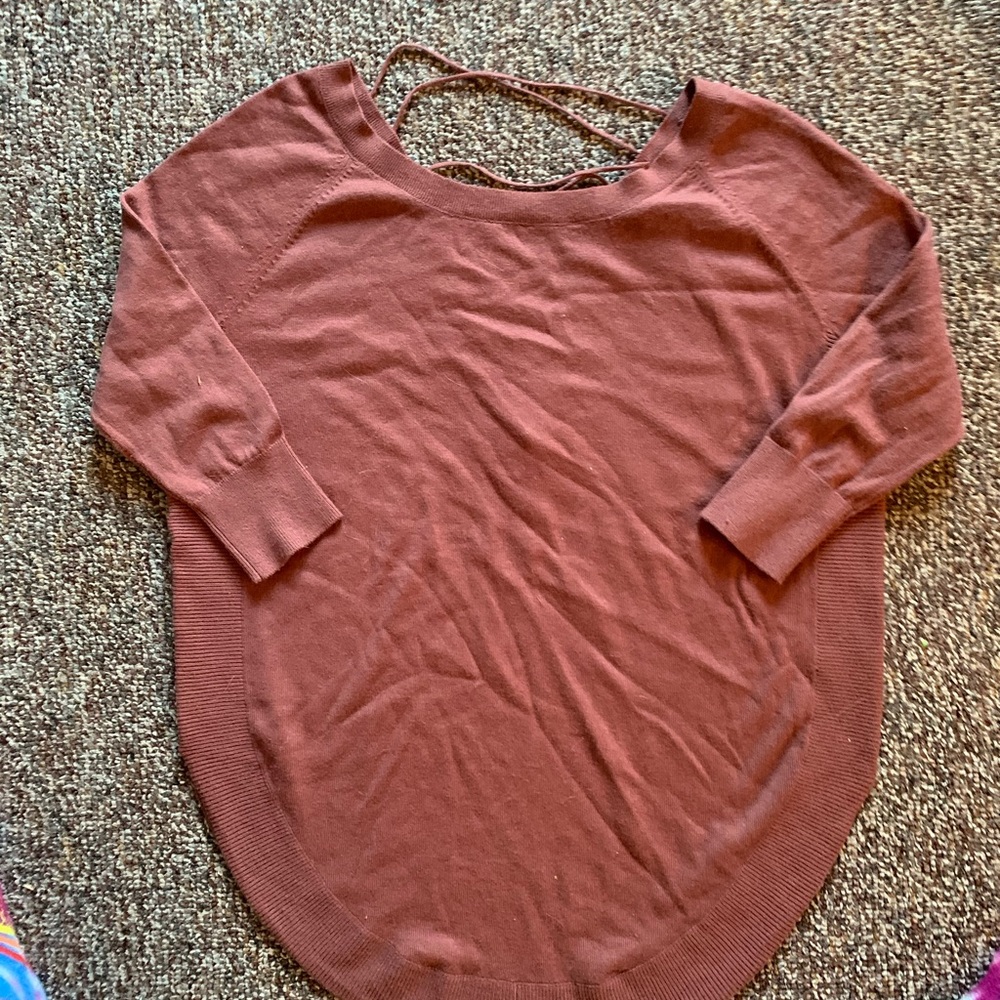 Express circle hem sweater - Picture 2 of 6